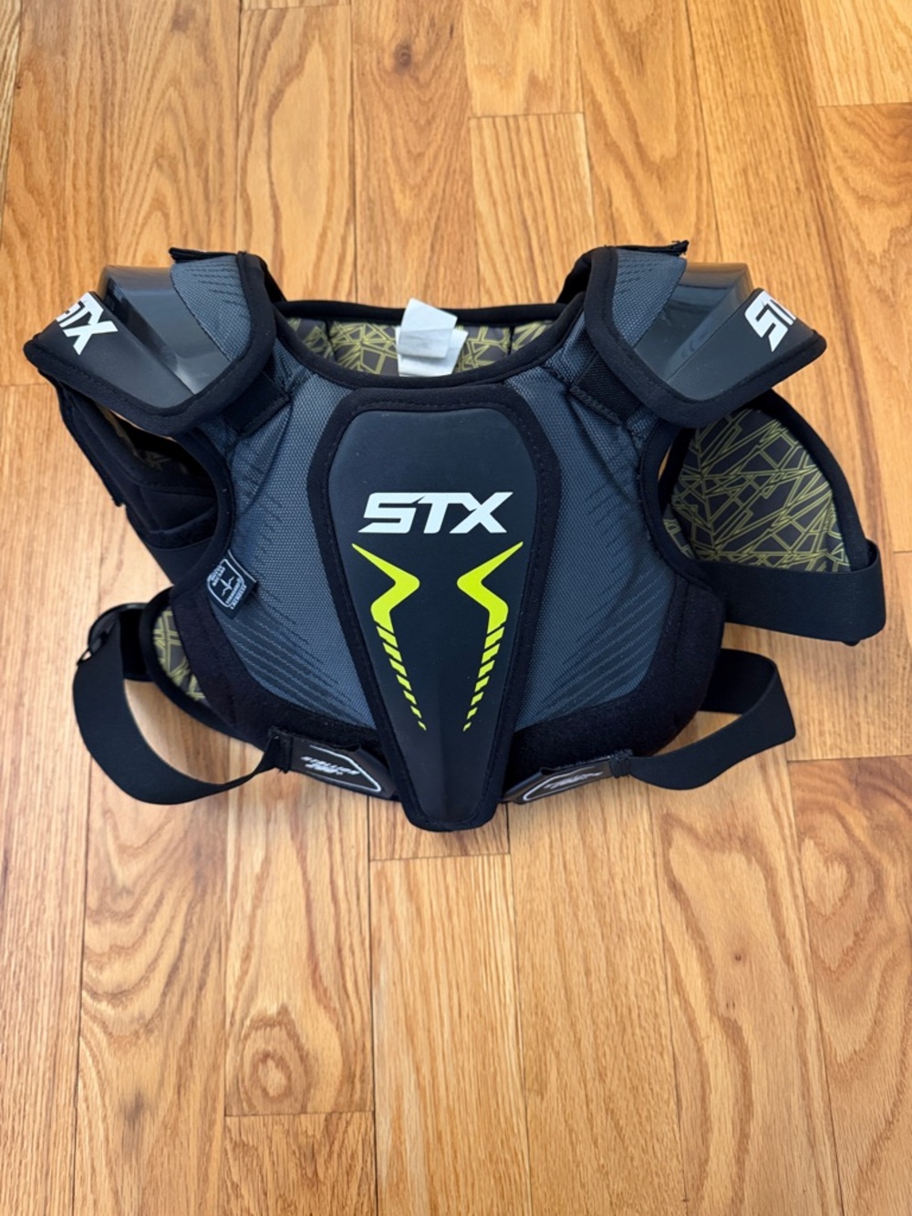 STX Stallion 200+ Lacrosse Shoulder Pad//Youth Size Medium//Excellent Condition